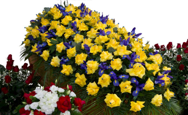 Copricassa_di_Rose_Gialle_con_Perla_Blu_e_Iris_Blu