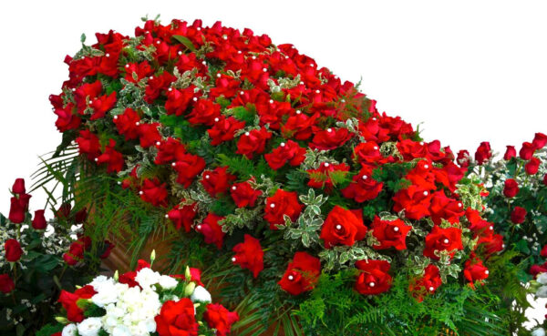 Copricassa_di_Rose_Rosse_con_Perla_Bianca