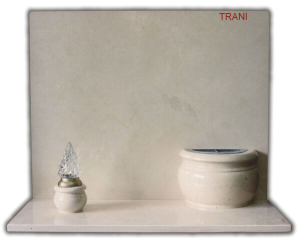 lapide_trani_con_vaso_tornito
