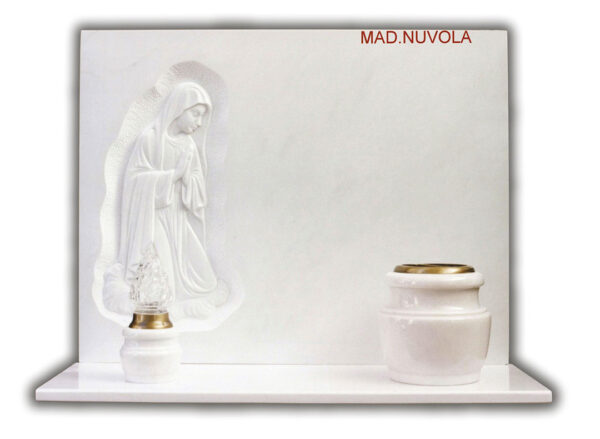 lapide_bianca_con_madonna_con_nuvola