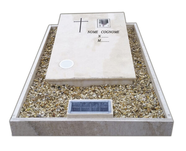 Monumentino_in_travertino_M2